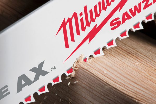 48005026--App_2__13275 Milwaukee The AX Blade 230mm 5TPI - Cut wood and Nails